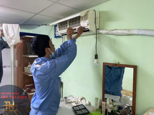 Vệ Sinh Máy Lạnh Đường Tô Ngọc Vân, Quận 12 - Nhanh, Sạch