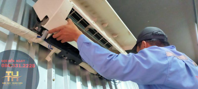 Ve-Sinh-May-Lanh-Duong-To-Ngoc-Van-Quan-12